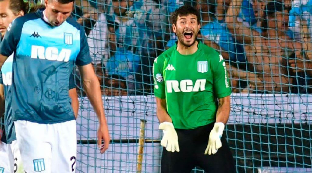 Javier García con la camiseta de La Academia