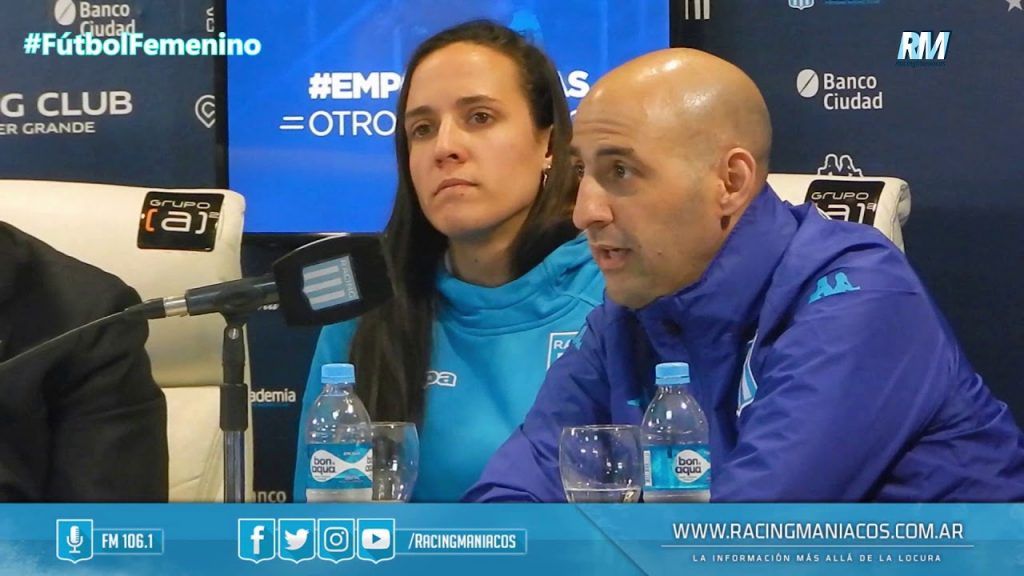 Presentación del plantel profesional de fútbol femenino de ...